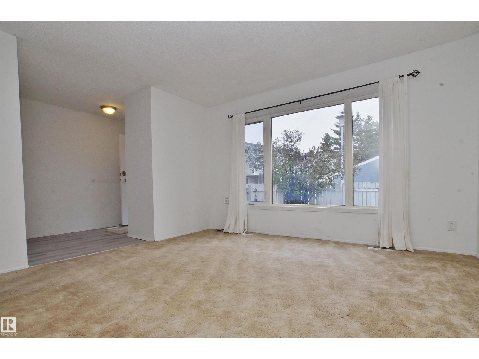 30 Amberly Ct Nw, Edmonton, Alberta  T5A 2H9 - Photo 4 - E4463834