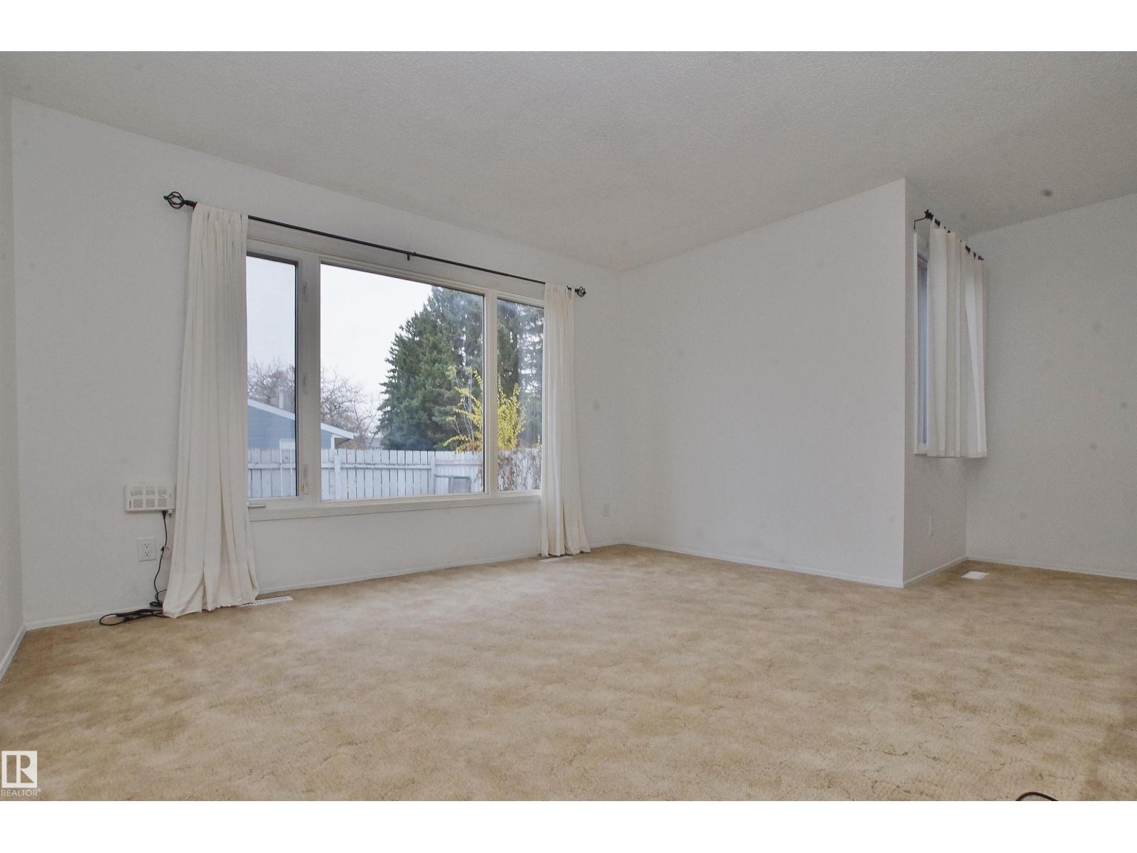 30 Amberly Ct Nw, Edmonton, Alberta  T5A 2H9 - Photo 5 - E4463834