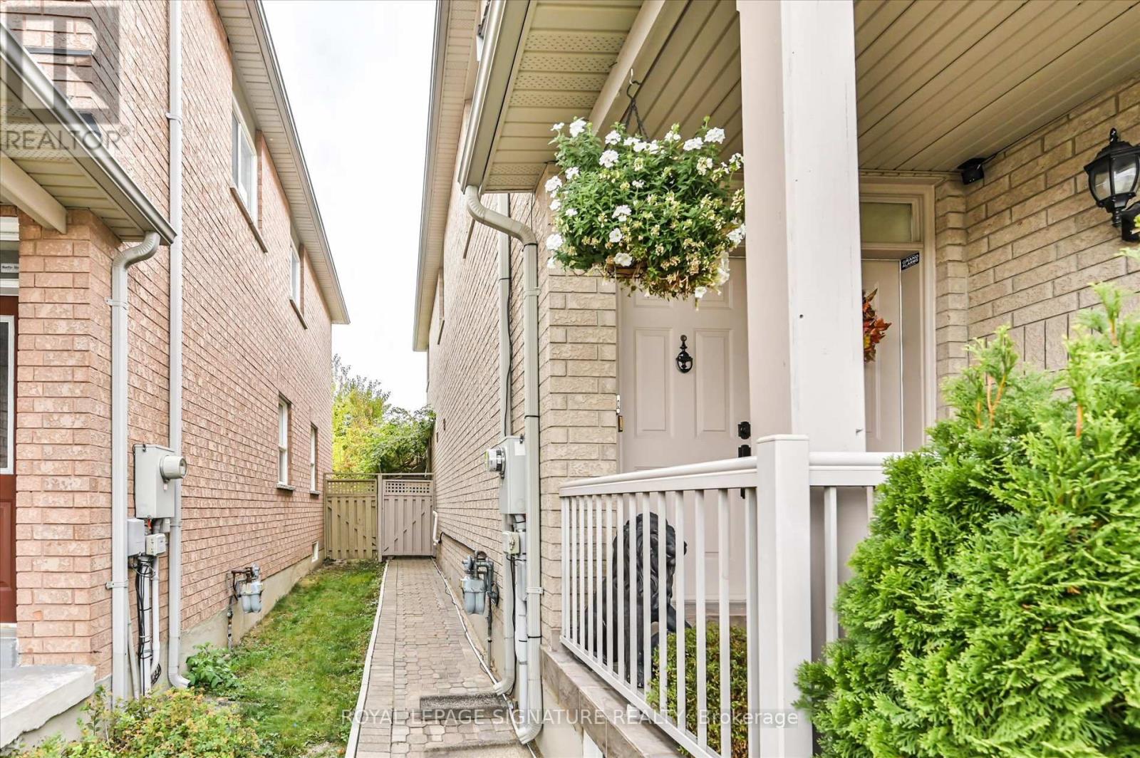 3485 Mcdowell Drive, Mississauga, Ontario  L5M 6R6 - Photo 39 - W12484764