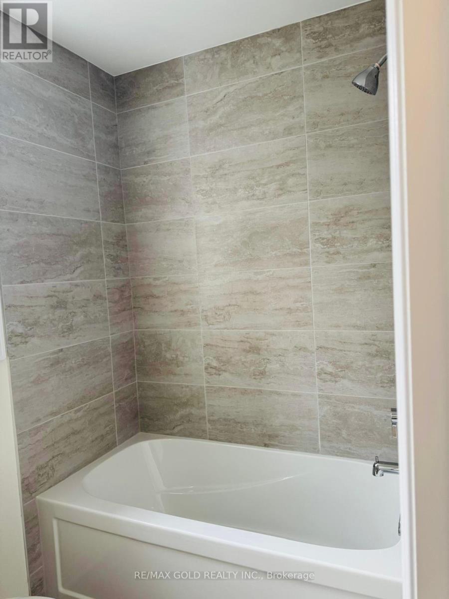 497 Tim Manley Avenue, Caledon, Ontario  L7C 4M1 - Photo 10 - W12486655