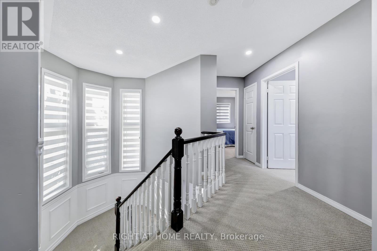 332 Rosegate Way N, Oakville, Ontario  L6H 7K7 - Photo 15 - W12486767