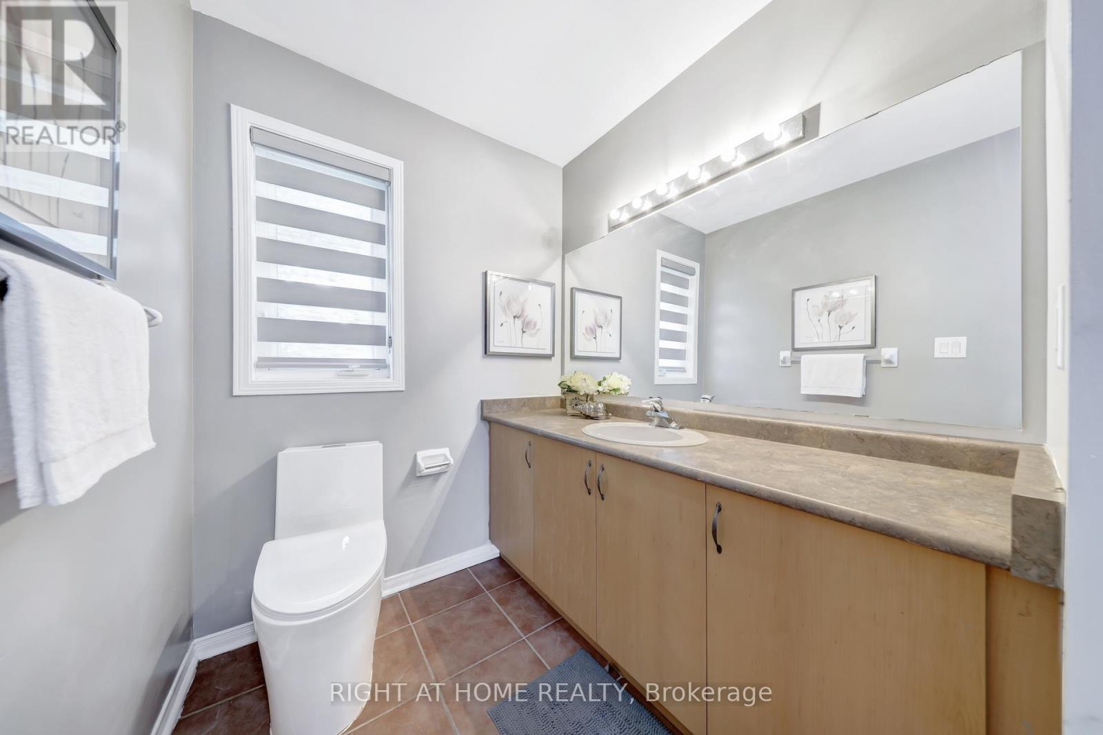 332 Rosegate Way N, Oakville, Ontario  L6H 7K7 - Photo 26 - W12486767