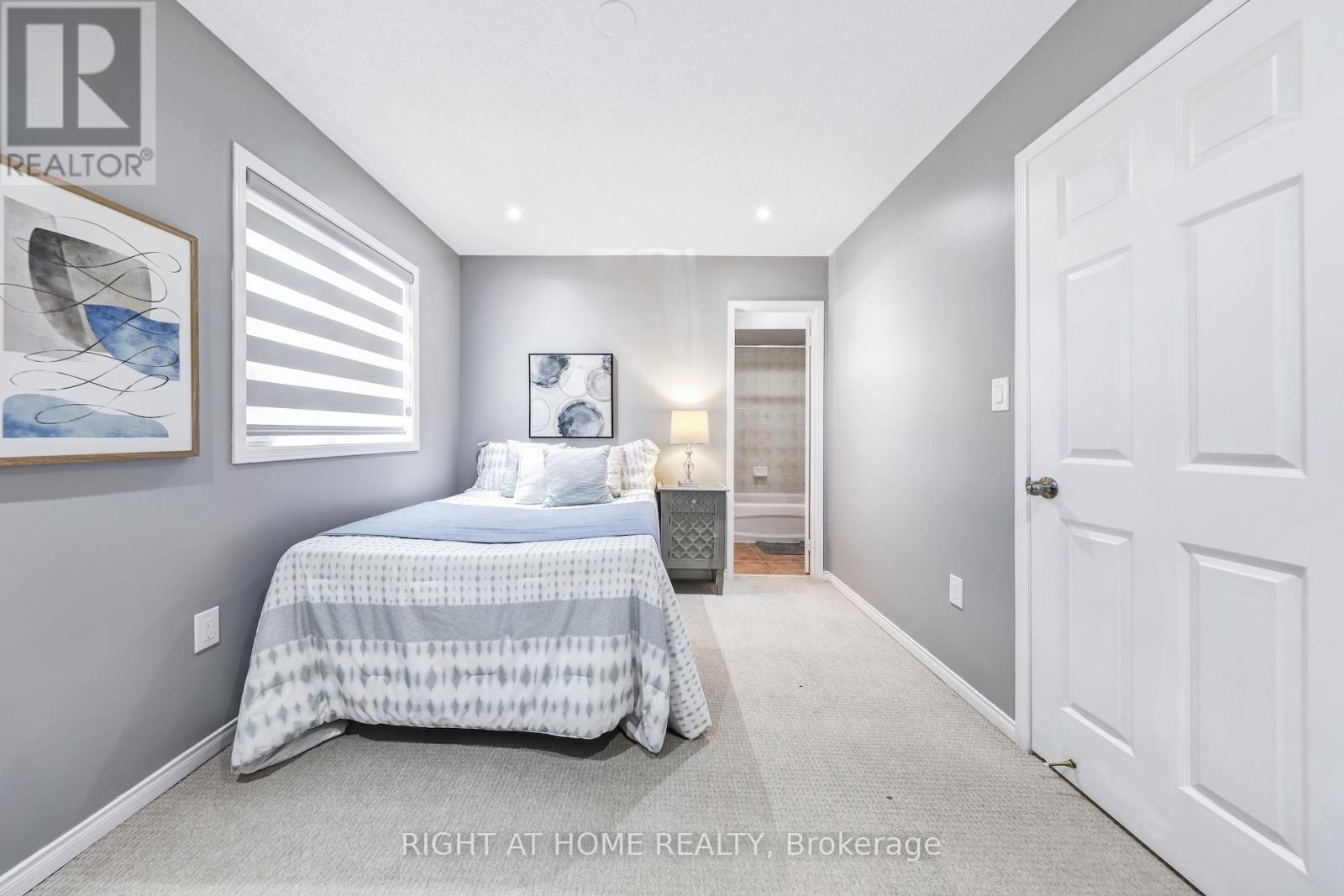 332 Rosegate Way N, Oakville, Ontario  L6H 7K7 - Photo 29 - W12486767