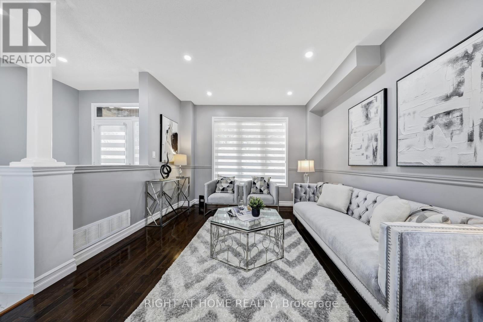 332 Rosegate Way N, Oakville, Ontario  L6H 7K7 - Photo 3 - W12486767