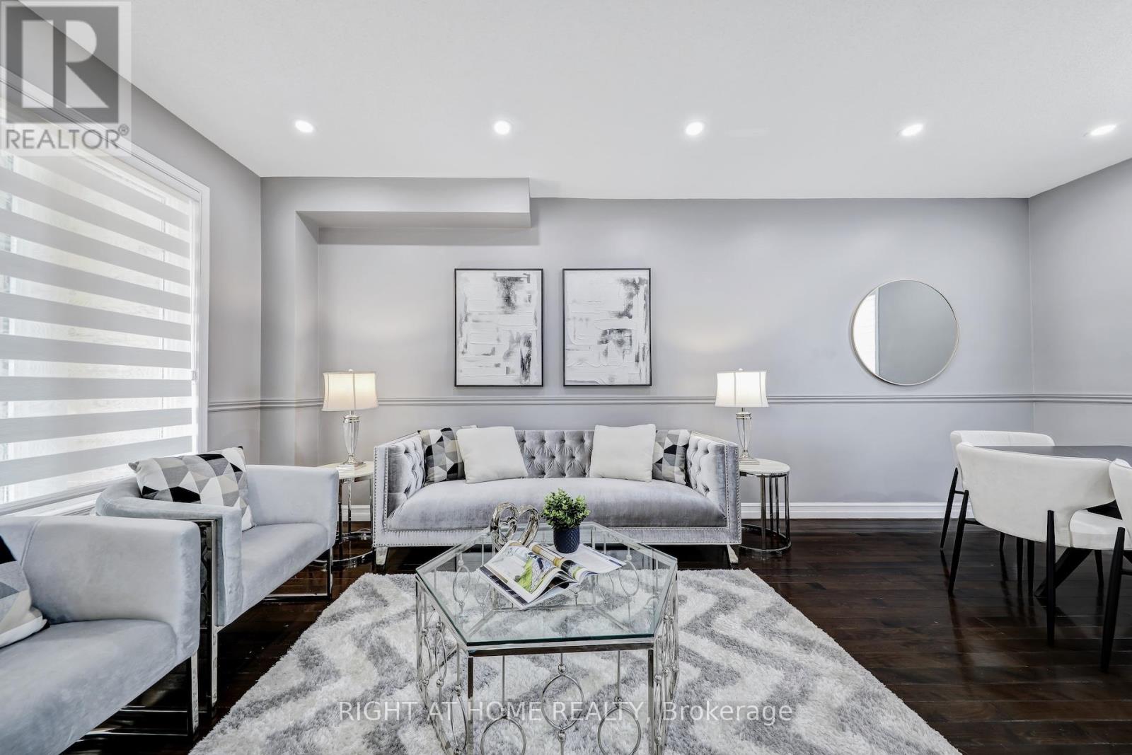 332 Rosegate Way N, Oakville, Ontario  L6H 7K7 - Photo 4 - W12486767