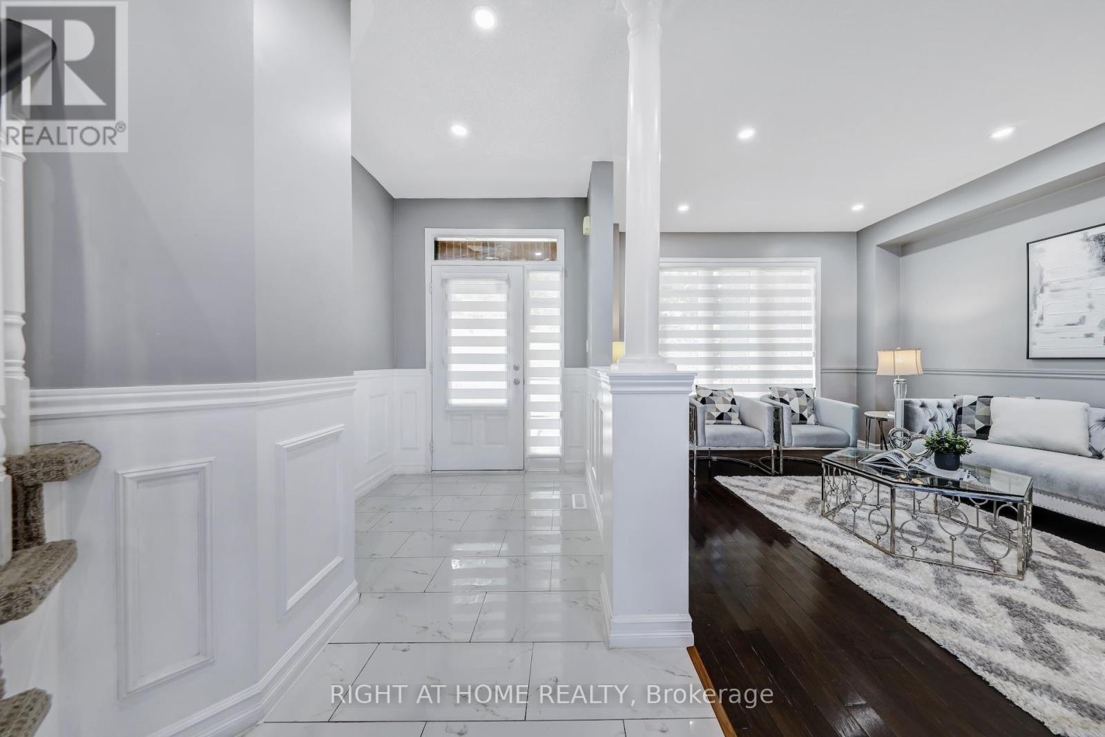 332 Rosegate Way N, Oakville, Ontario  L6H 7K7 - Photo 5 - W12486767