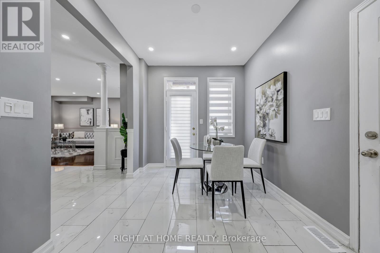 332 Rosegate Way N, Oakville, Ontario  L6H 7K7 - Photo 9 - W12486767