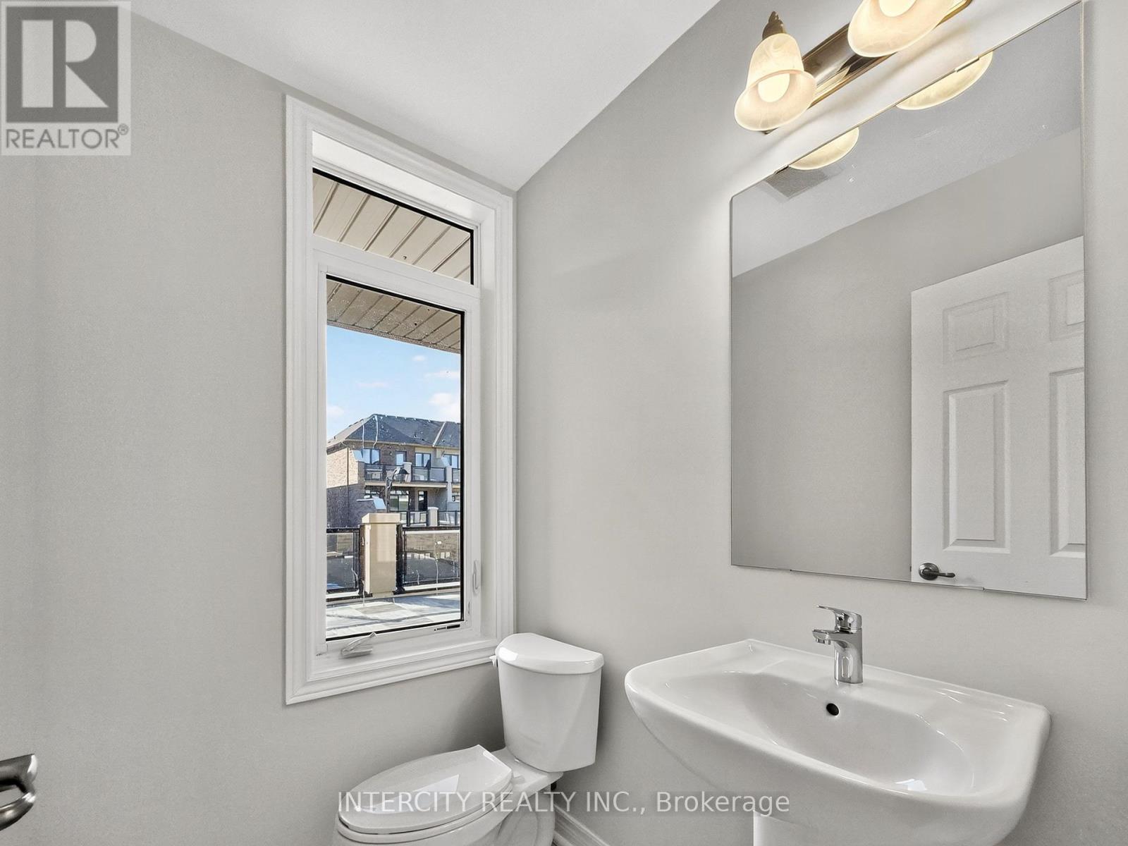 100 Grassbank Road, Brampton, Ontario  L6R 4E7 - Photo 13 - W12486790