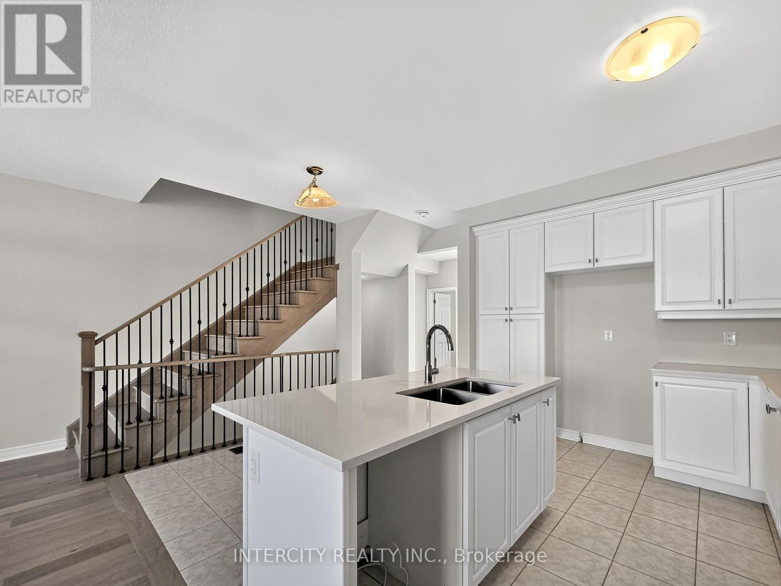 100 Grassbank Road, Brampton, Ontario  L6R 4E7 - Photo 21 - W12486790