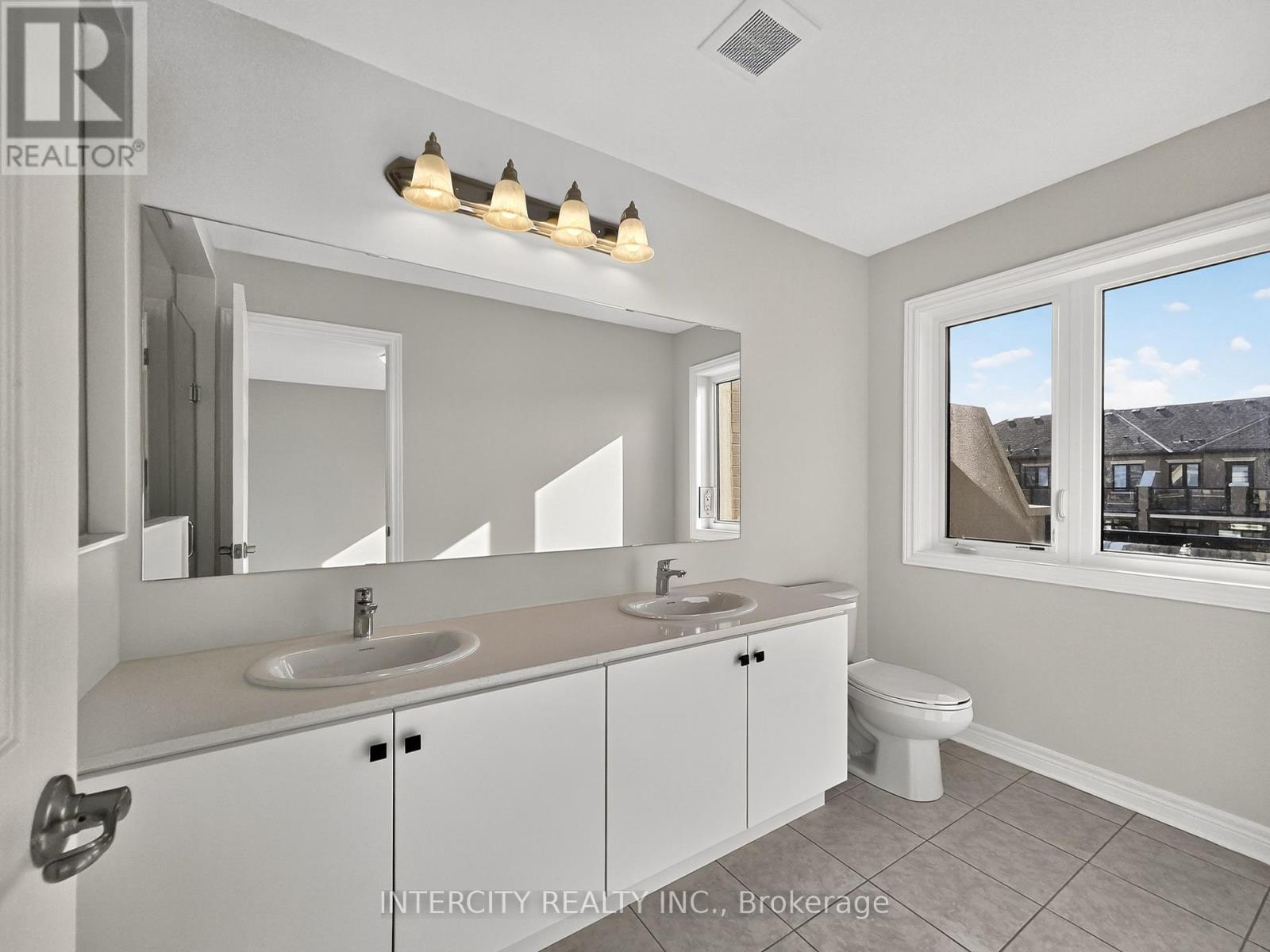 100 Grassbank Road, Brampton, Ontario  L6R 4E7 - Photo 27 - W12486790