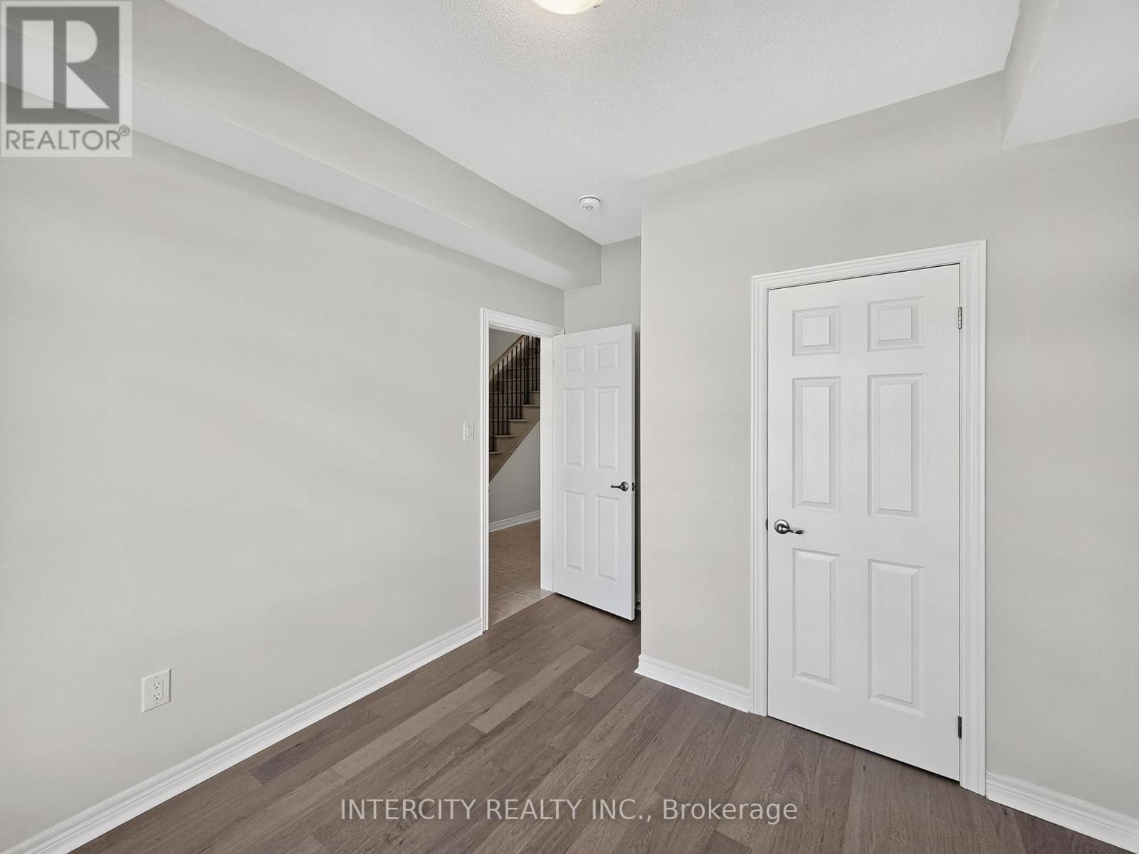 100 Grassbank Road, Brampton, Ontario  L6R 4E7 - Photo 3 - W12486790