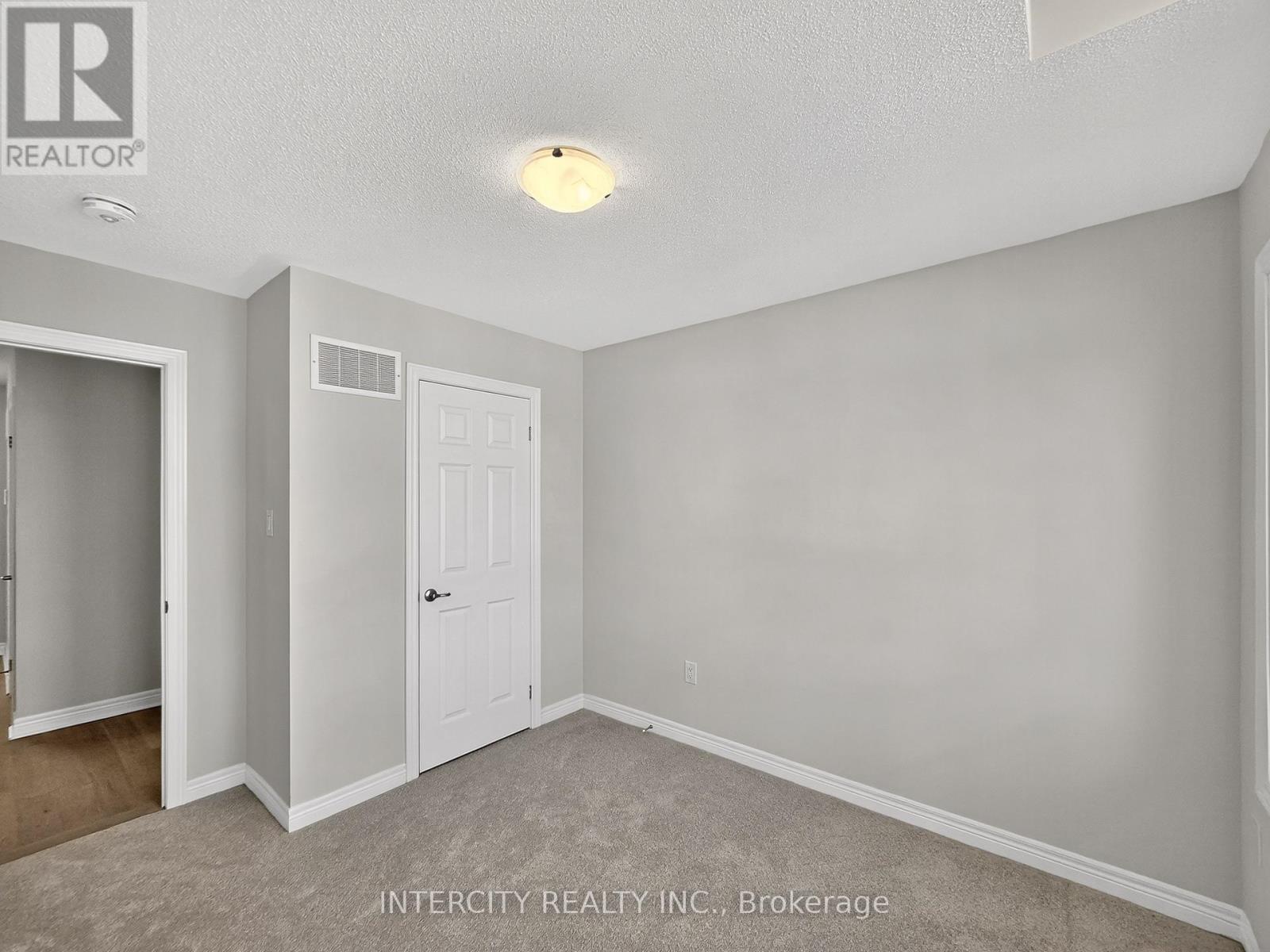 100 Grassbank Road, Brampton, Ontario  L6R 4E7 - Photo 34 - W12486790