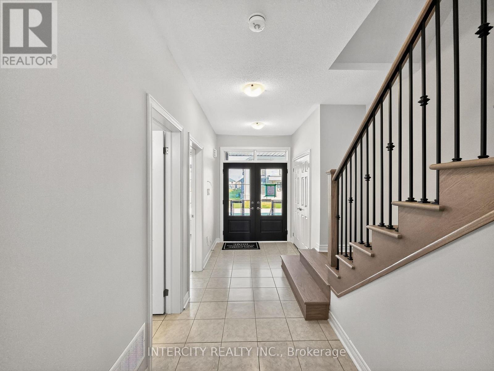 100 Grassbank Road, Brampton, Ontario  L6R 4E7 - Photo 4 - W12486790