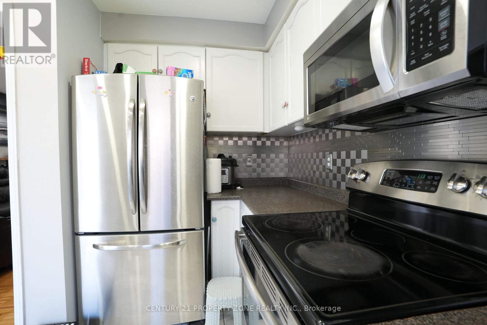 28 Earth Star Trail, Brampton, Ontario  L6R 2P3 - Photo 16 - W12486792