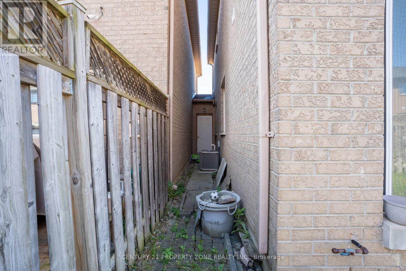 28 Earth Star Trail, Brampton, Ontario  L6R 2P3 - Photo 29 - W12486792