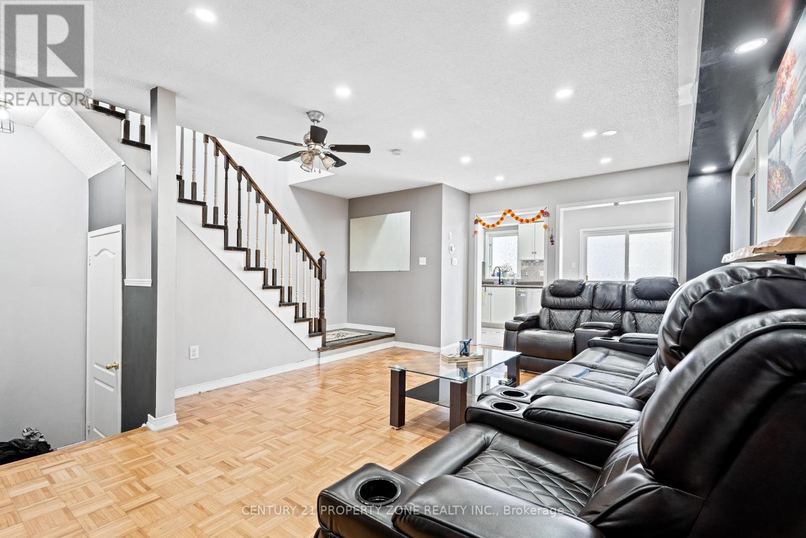 28 Earth Star Trail, Brampton, Ontario  L6R 2P3 - Photo 7 - W12486792