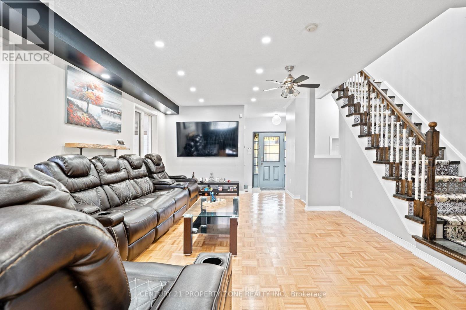 28 Earth Star Trail, Brampton, Ontario  L6R 2P3 - Photo 8 - W12486792