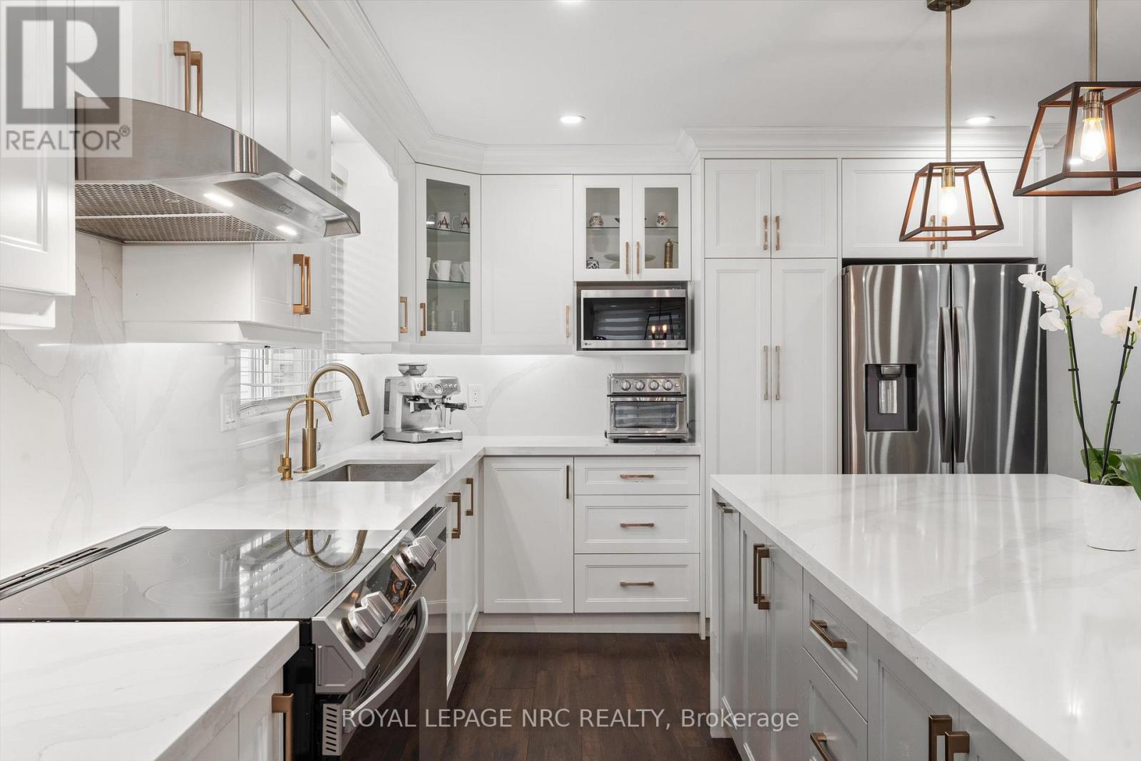 37 West Farmington Drive, St. Catharines, Ontario  L2S 3S3 - Photo 10 - X12486801