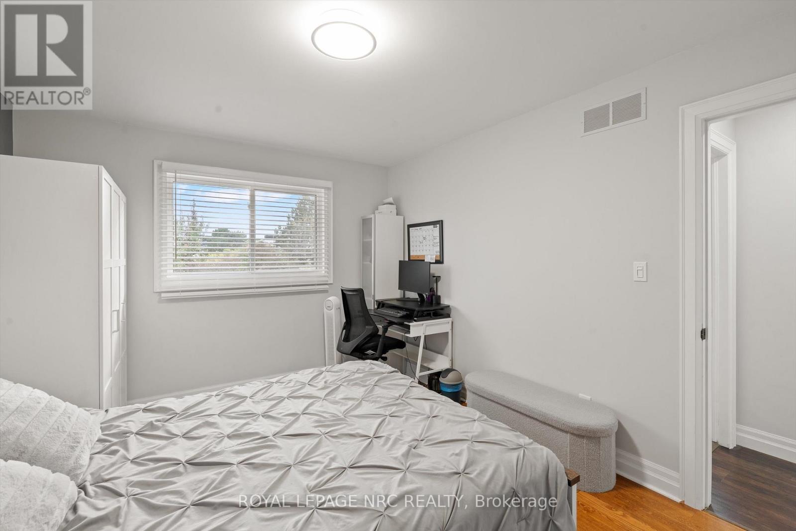 37 West Farmington Drive, St. Catharines, Ontario  L2S 3S3 - Photo 19 - X12486801