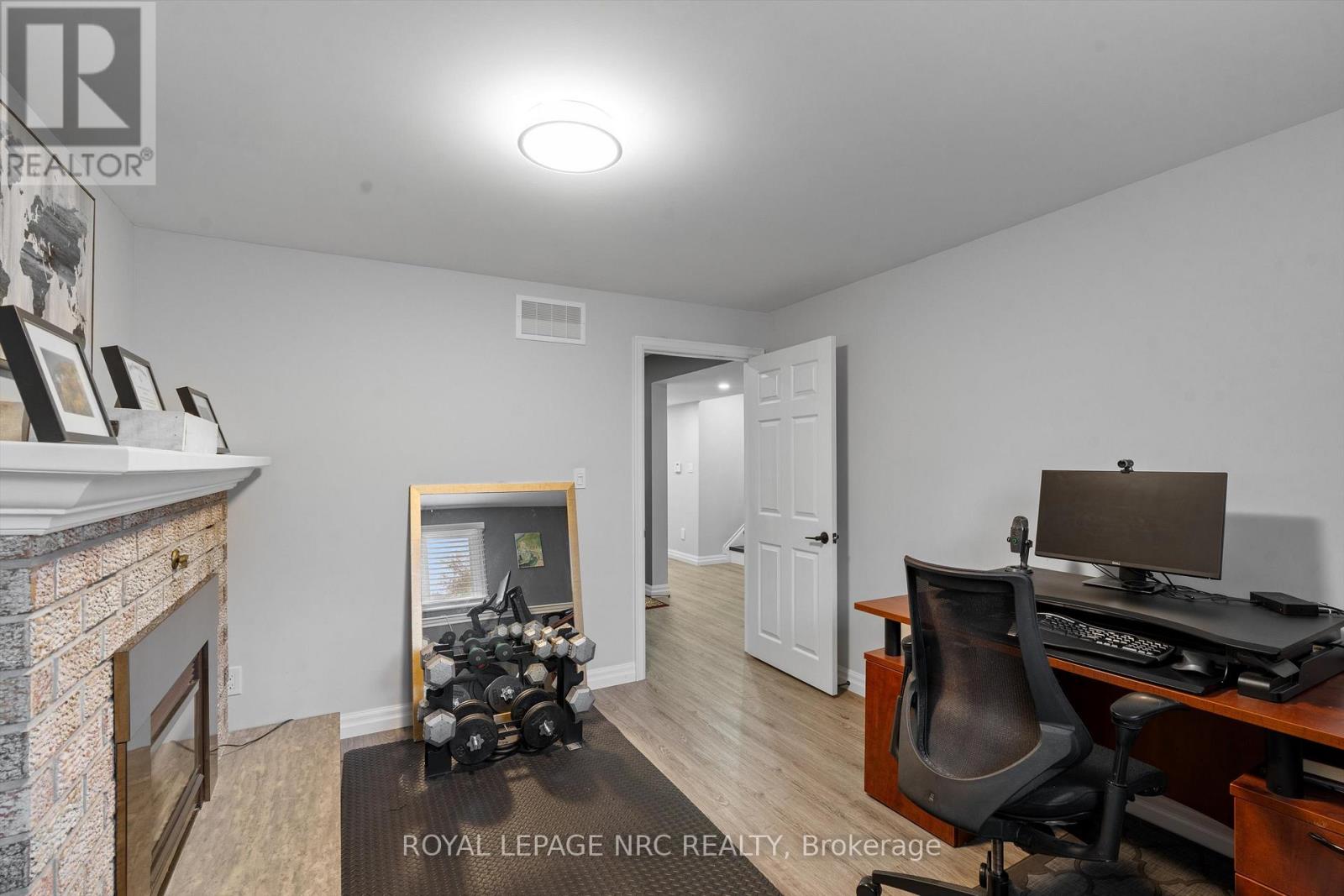 37 West Farmington Drive, St. Catharines, Ontario  L2S 3S3 - Photo 34 - X12486801