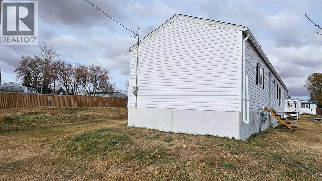 4404 Park Crescent, Coronation, Alberta  T0C 1C0 - Photo 4 - A2267297