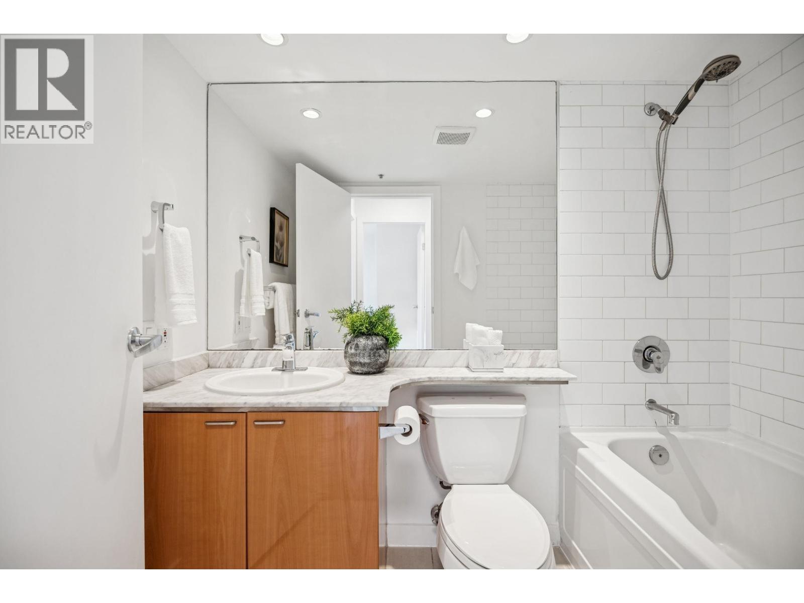 706 1200 W Georgia Street, Vancouver, British Columbia  V6E 4R2 - Photo 17 - R3062757