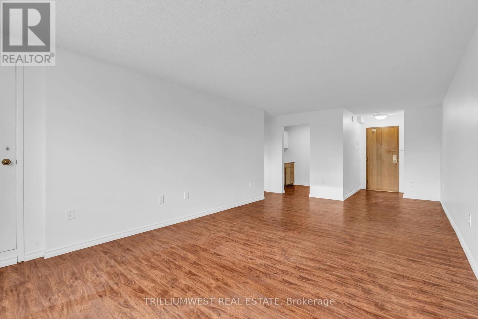 602 - 64 Benton Street, Kitchener, Ontario  N2G 4L9 - Photo 13 - X12486795