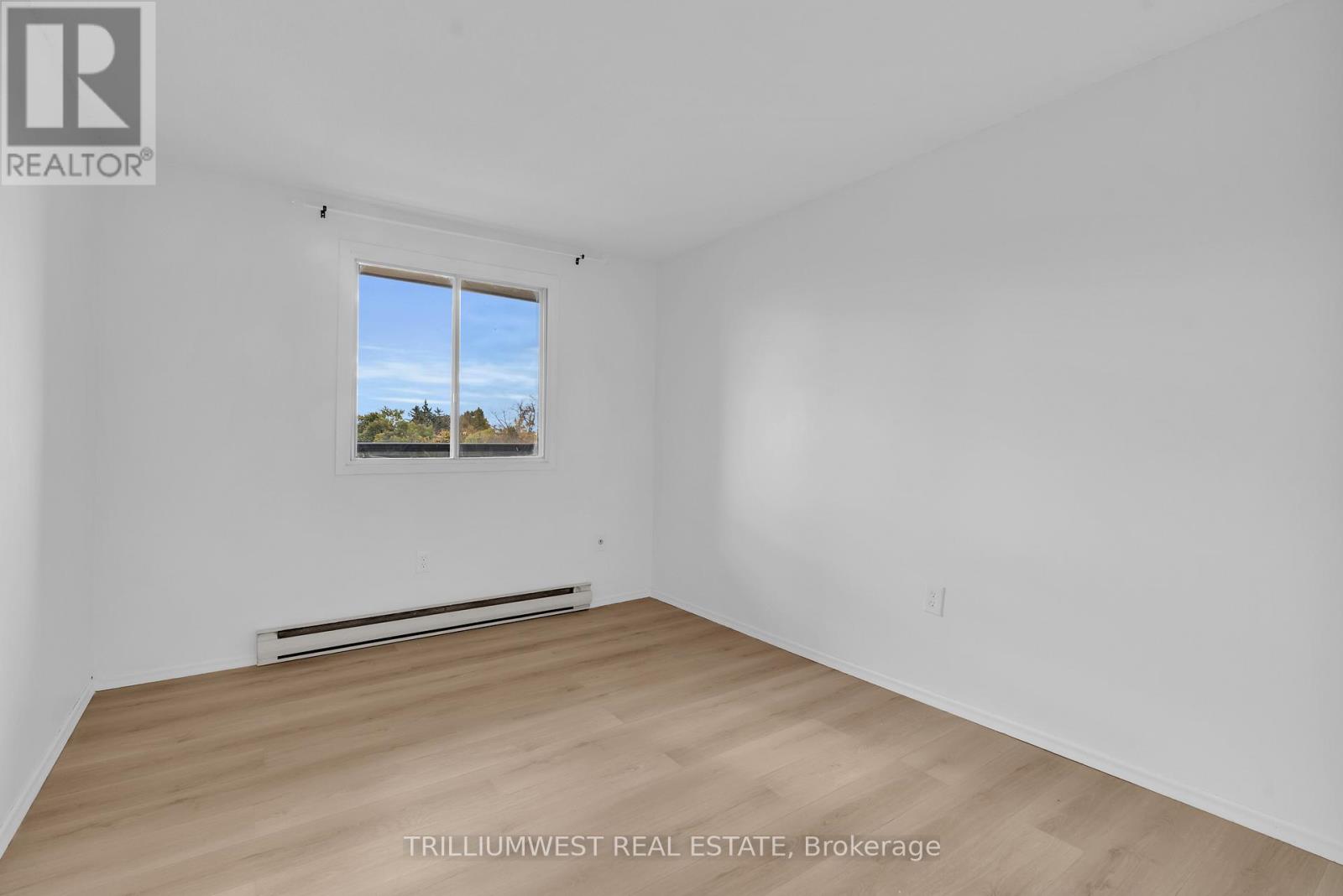 602 - 64 Benton Street, Kitchener, Ontario  N2G 4L9 - Photo 17 - X12486795