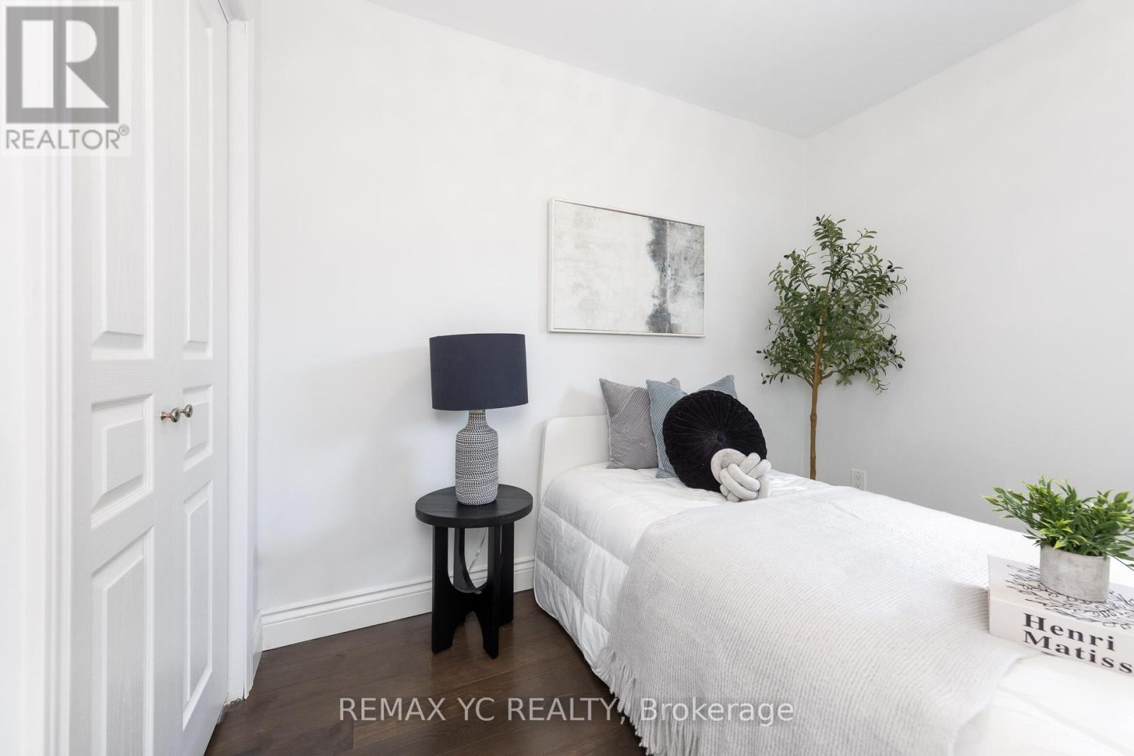 242 Milan Street, Toronto, Ontario  M5A 3Z6 - Photo 20 - C12486802