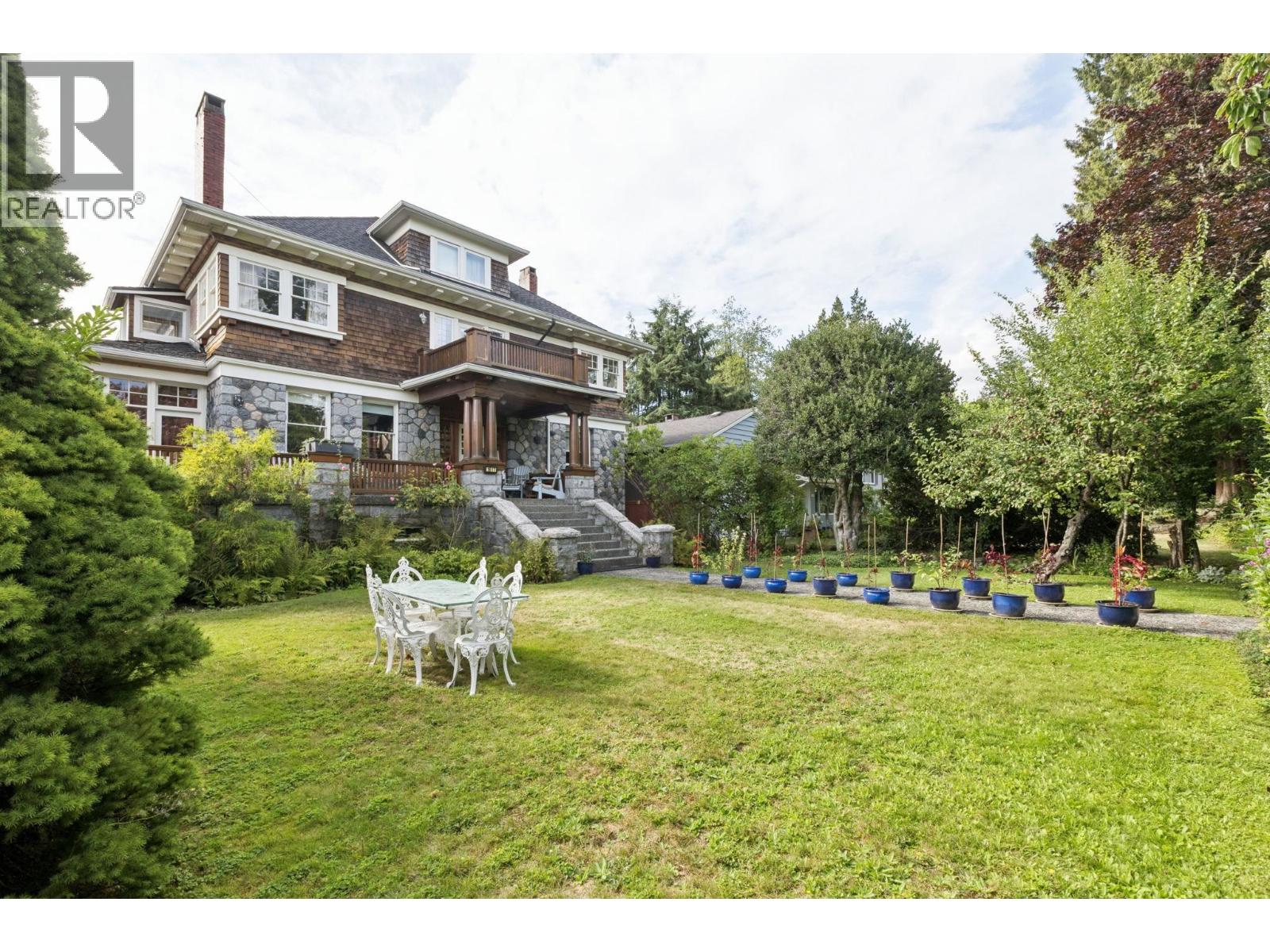 1617 W Grand Boulevard, North Vancouver, British Columbia  V7L 3Y2 - Photo 3 - R2991440