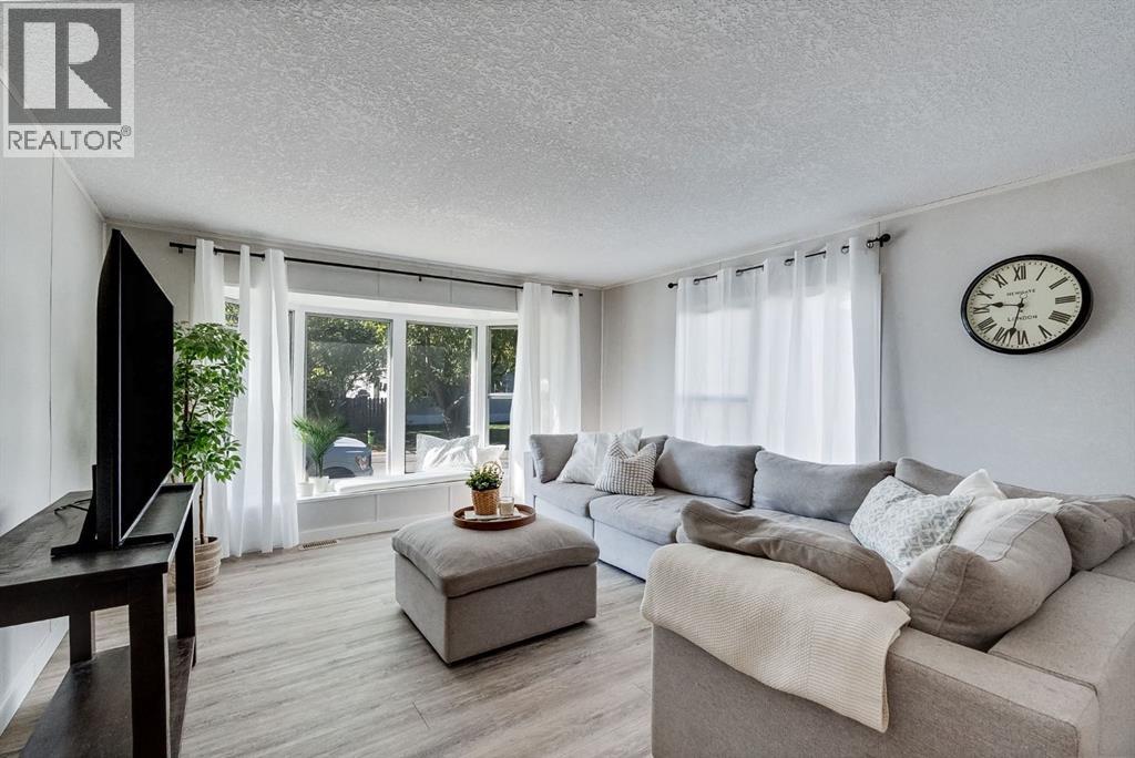 265 Big Hill Circle Se, Airdrie, Alberta  T4A 1P9 - Photo 6 - A2260511