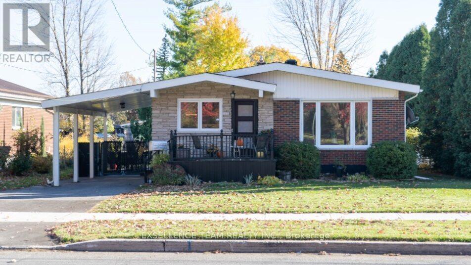 1010 QUEEN STREET, Cornwall, Ontario