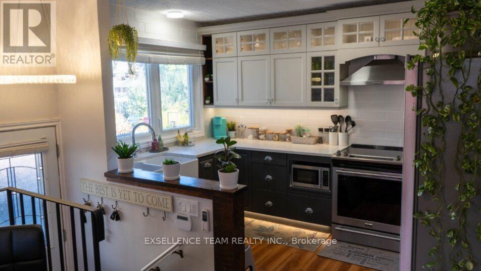 1010 Queen Street, Cornwall, Ontario  K6J 1P4 - Photo 4 - X12486815