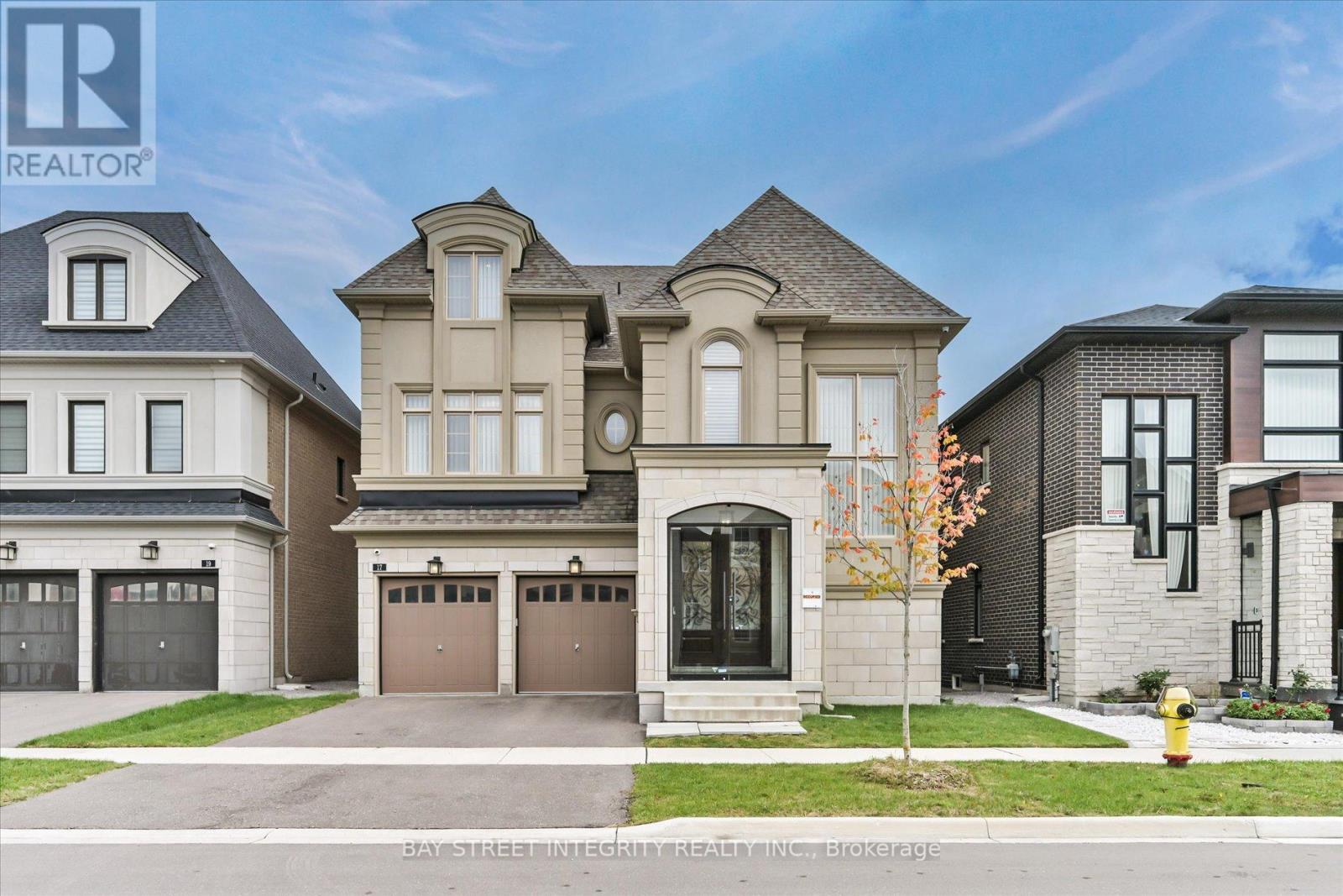 17 RED GIANT STREET, Richmond Hill, Ontario