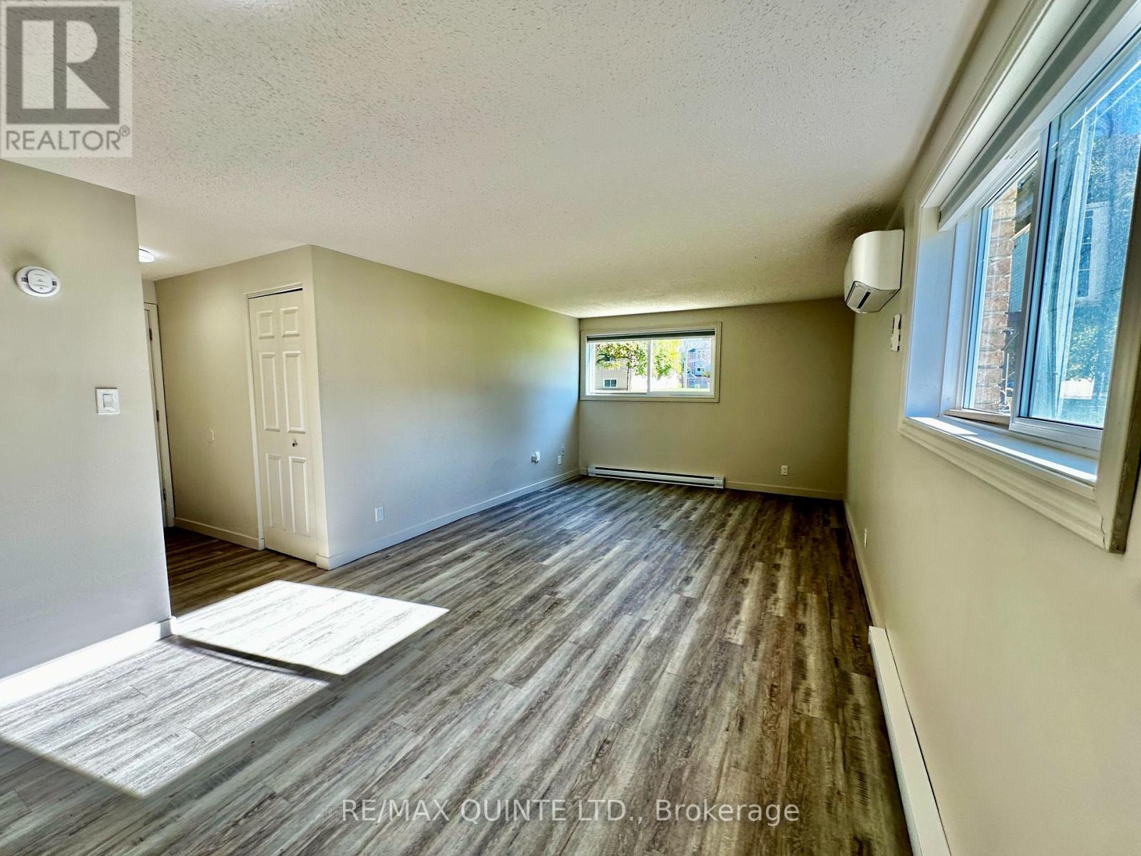 3 - 2 Village Drive, Belleville, Ontario  K8P 4J8 - Photo 3 - X12486837