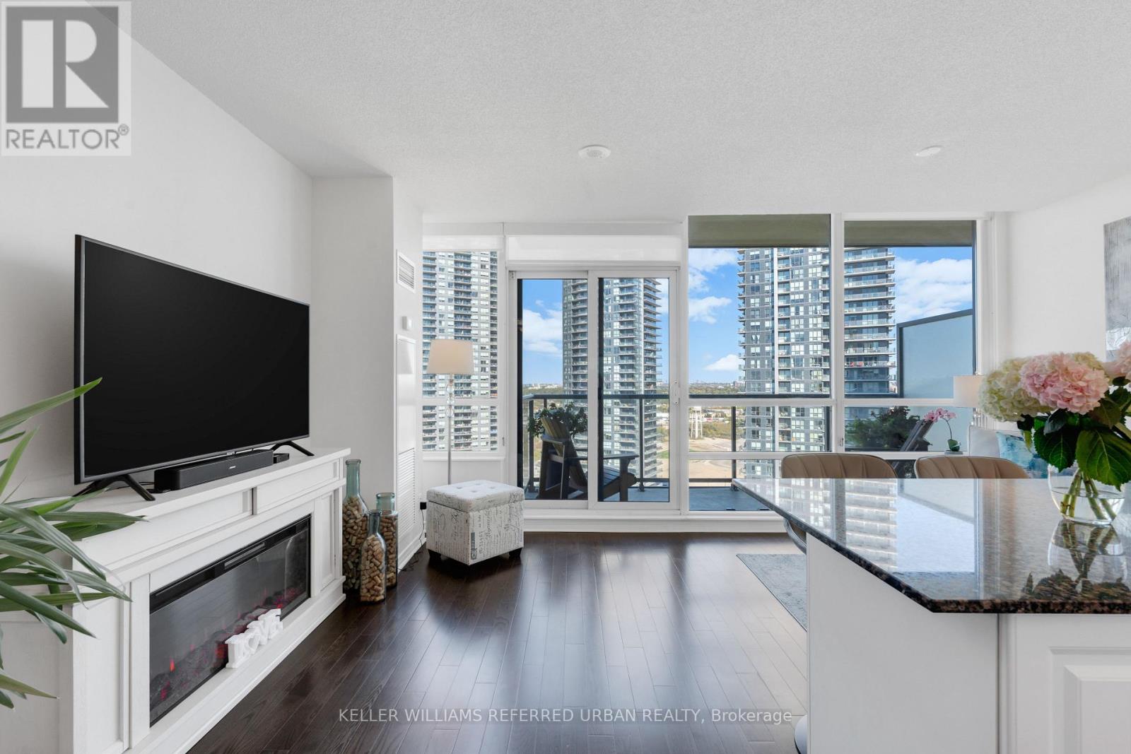 2305 - 15 Legion Road, Toronto, Ontario  N8V 0A5 - Photo 11 - W12449461