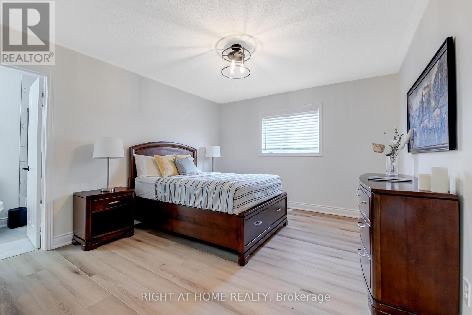 279 Eaton Street, Halton Hills, Ontario  L7G 6N8 - Photo 28 - W12486799