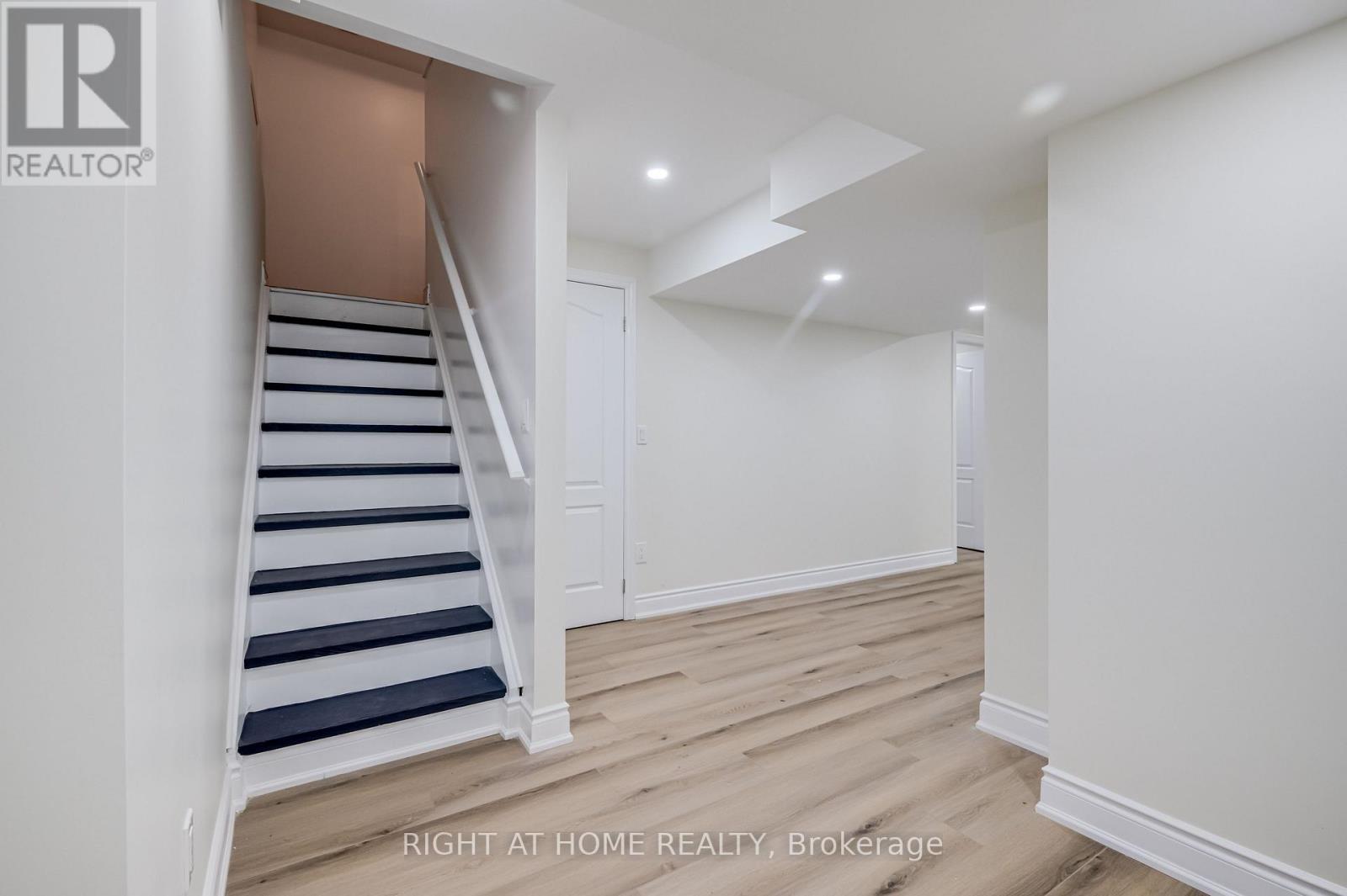 279 Eaton Street, Halton Hills, Ontario  L7G 6N8 - Photo 31 - W12486799