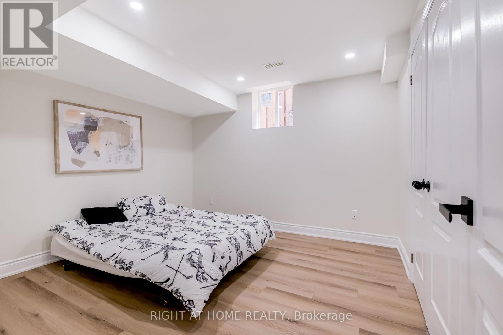 279 Eaton Street, Halton Hills, Ontario  L7G 6N8 - Photo 36 - W12486799