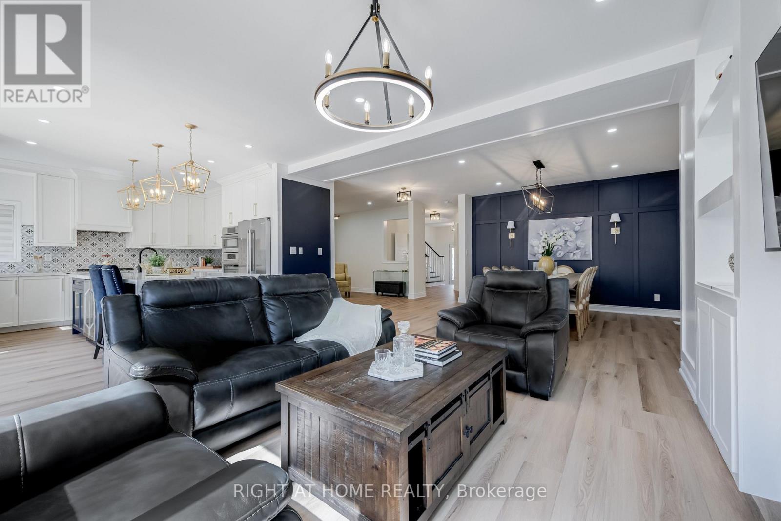 279 Eaton Street, Halton Hills, Ontario  L7G 6N8 - Photo 7 - W12486799