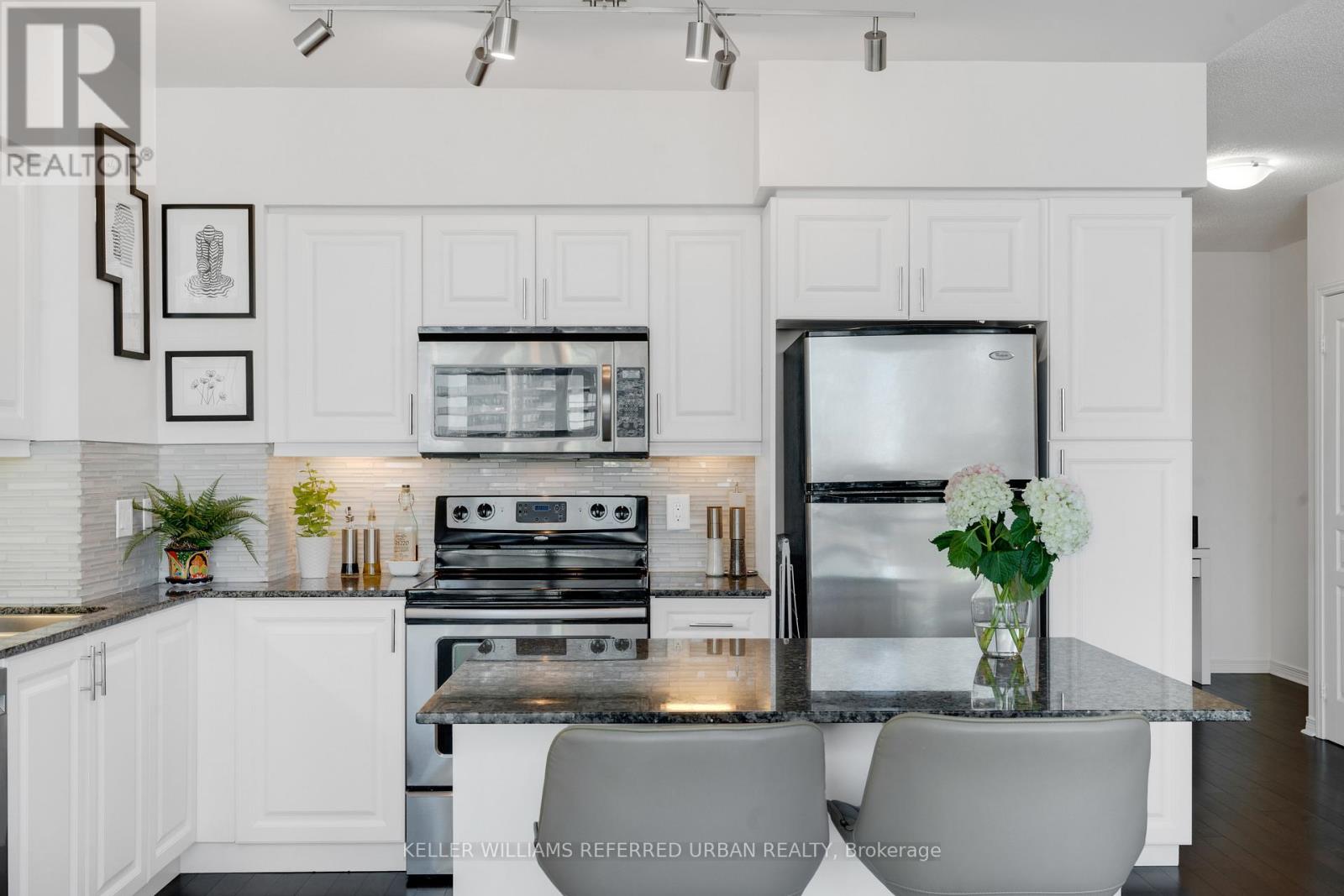 2305 - 15 Legion Road, Toronto, Ontario  N8V 0A5 - Photo 4 - W12449461