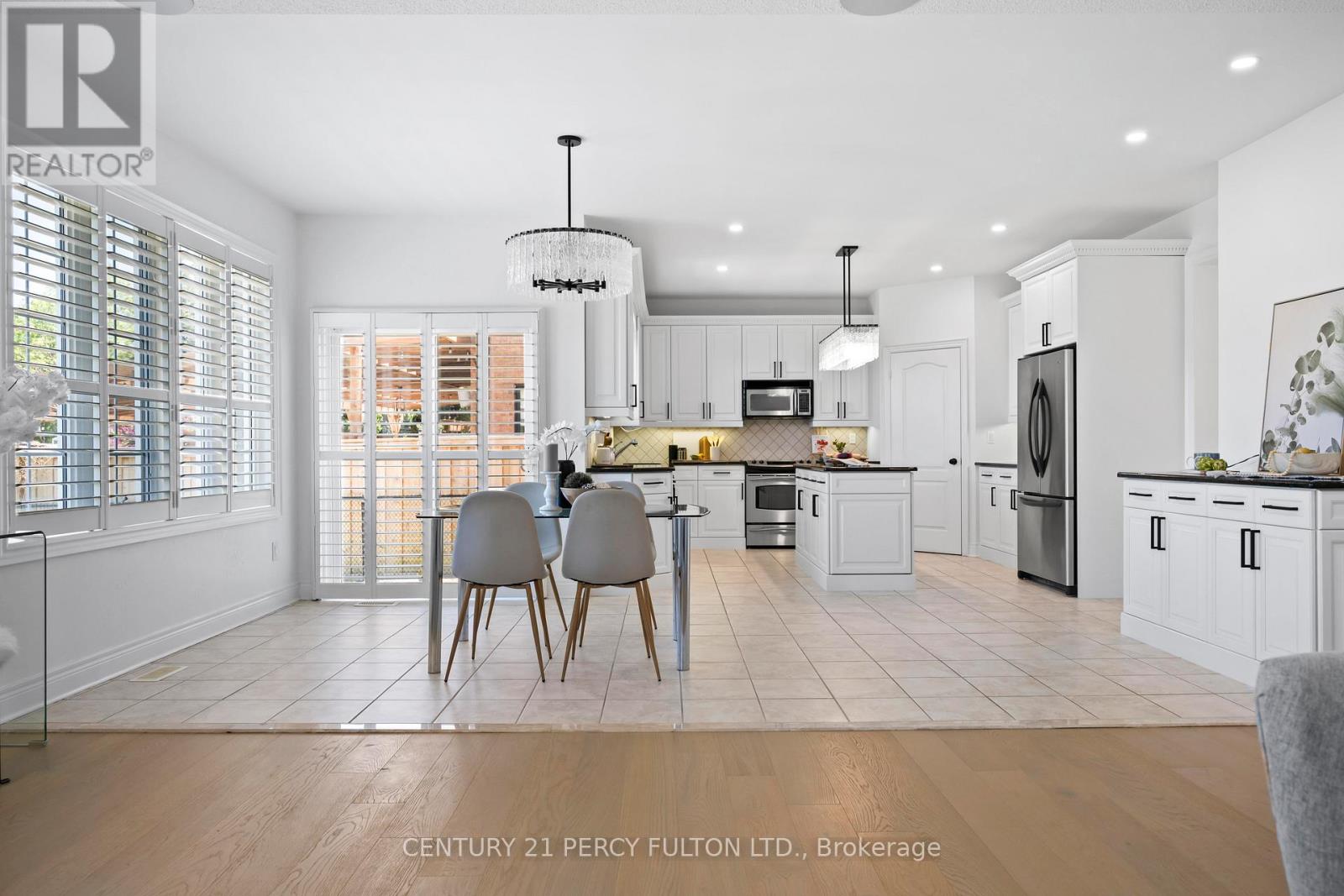 35 Donwoods Court, Brampton, Ontario  L6P 1T6 - Photo 11 - W12486803