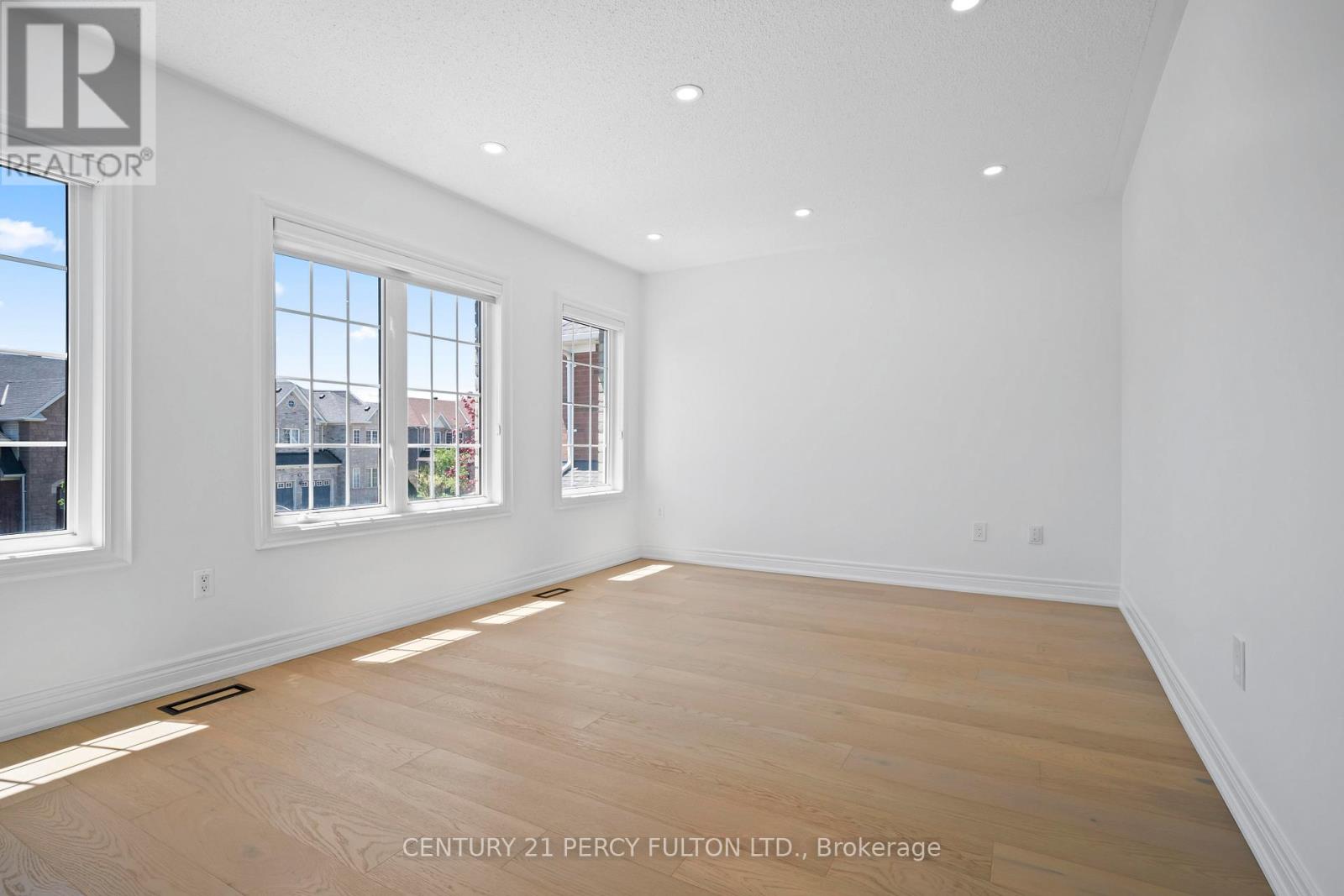 35 Donwoods Court, Brampton, Ontario  L6P 1T6 - Photo 15 - W12486803