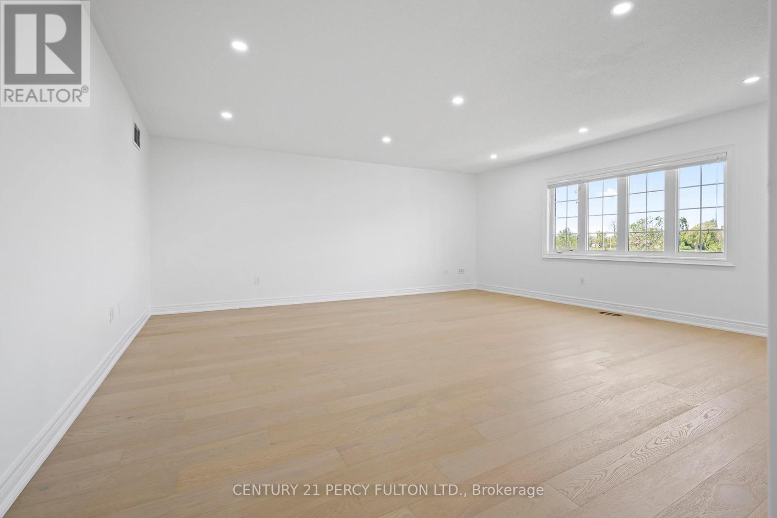 35 Donwoods Court, Brampton, Ontario  L6P 1T6 - Photo 16 - W12486803