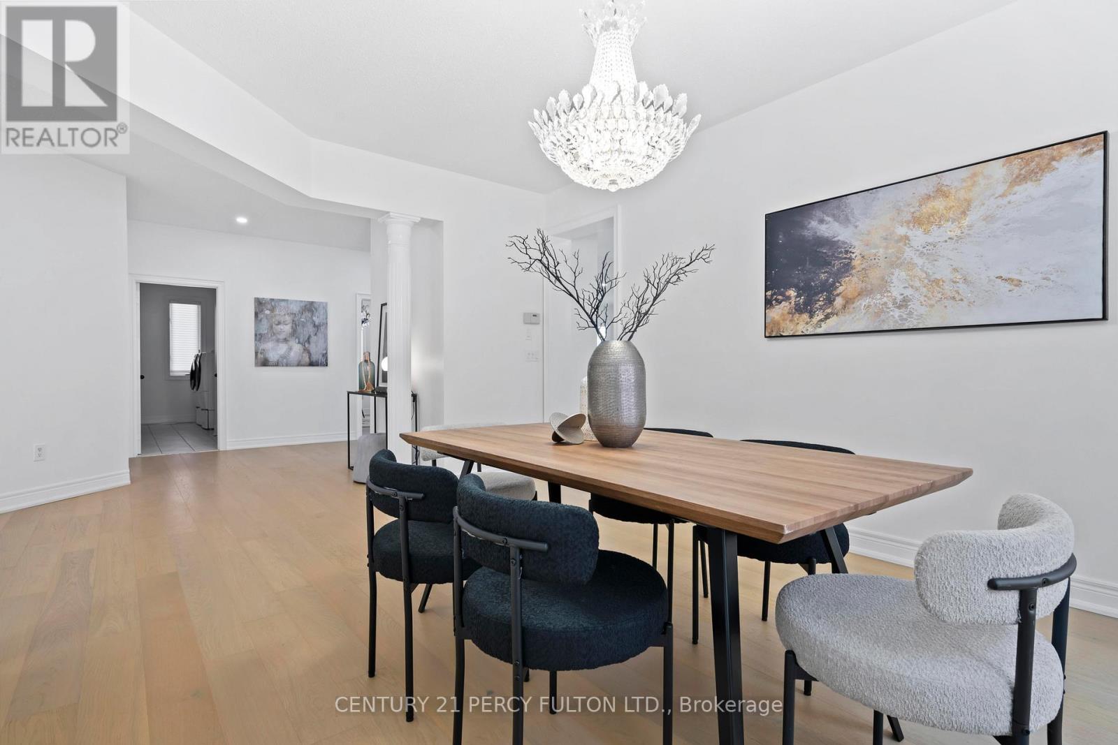 35 Donwoods Court, Brampton, Ontario  L6P 1T6 - Photo 6 - W12486803