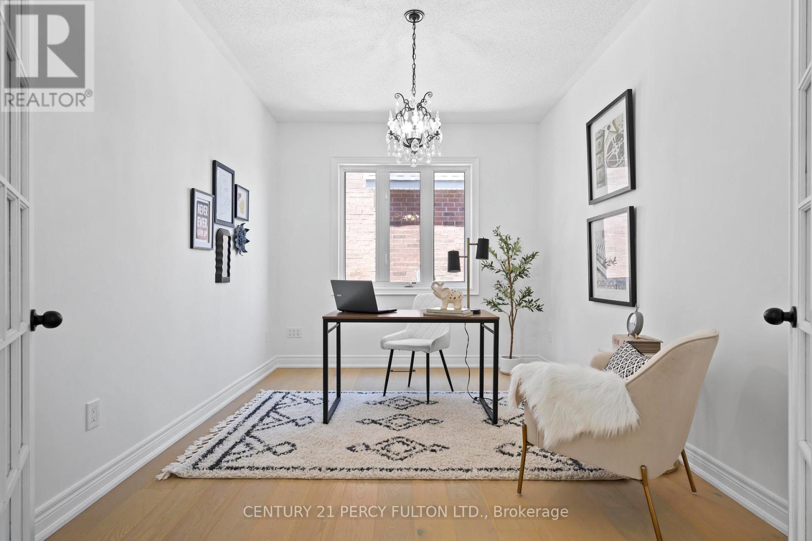 35 Donwoods Court, Brampton, Ontario  L6P 1T6 - Photo 7 - W12486803