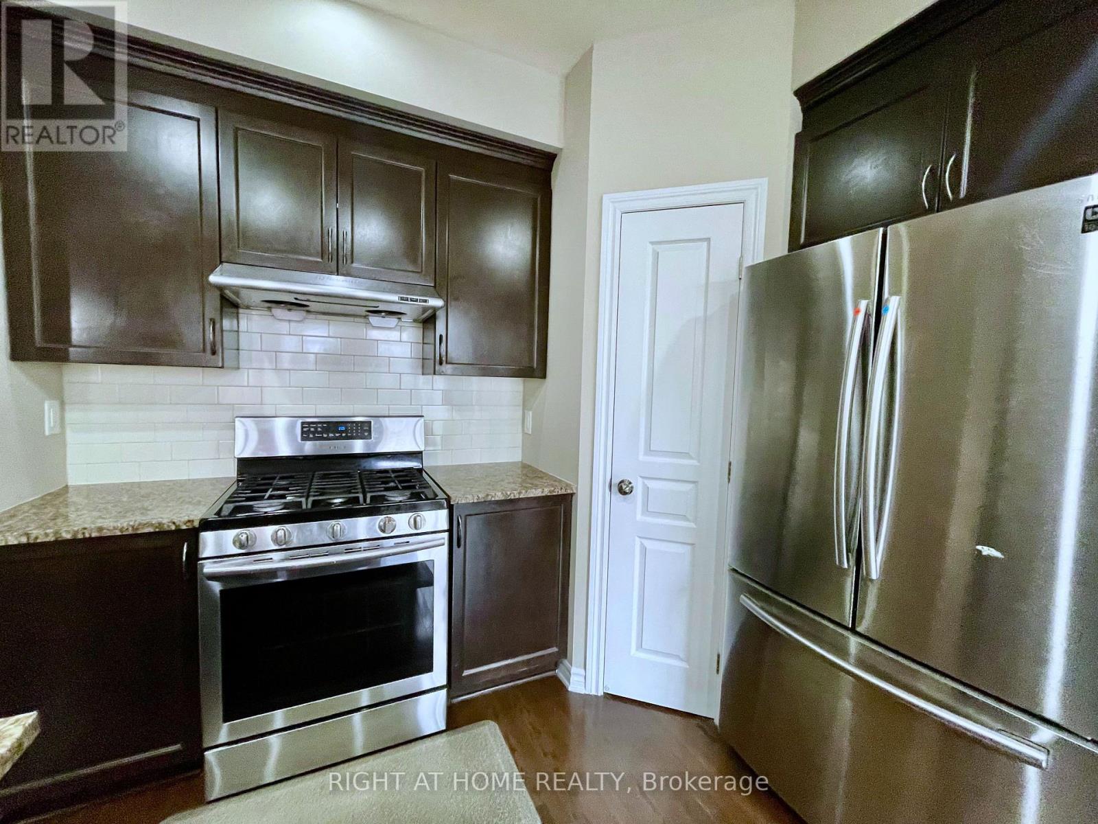 359 Kingbrook Drive, Ottawa, Ontario  K2M 0G2 - Photo 3 - X12486840