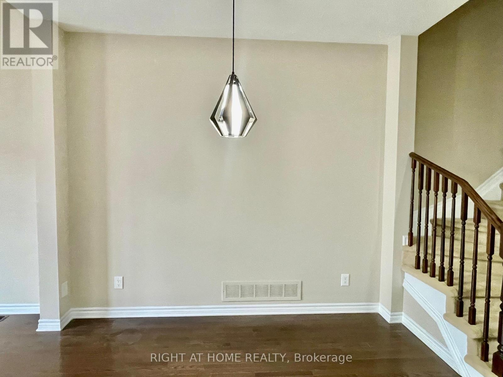 359 Kingbrook Drive, Ottawa, Ontario  K2M 0G2 - Photo 7 - X12486840