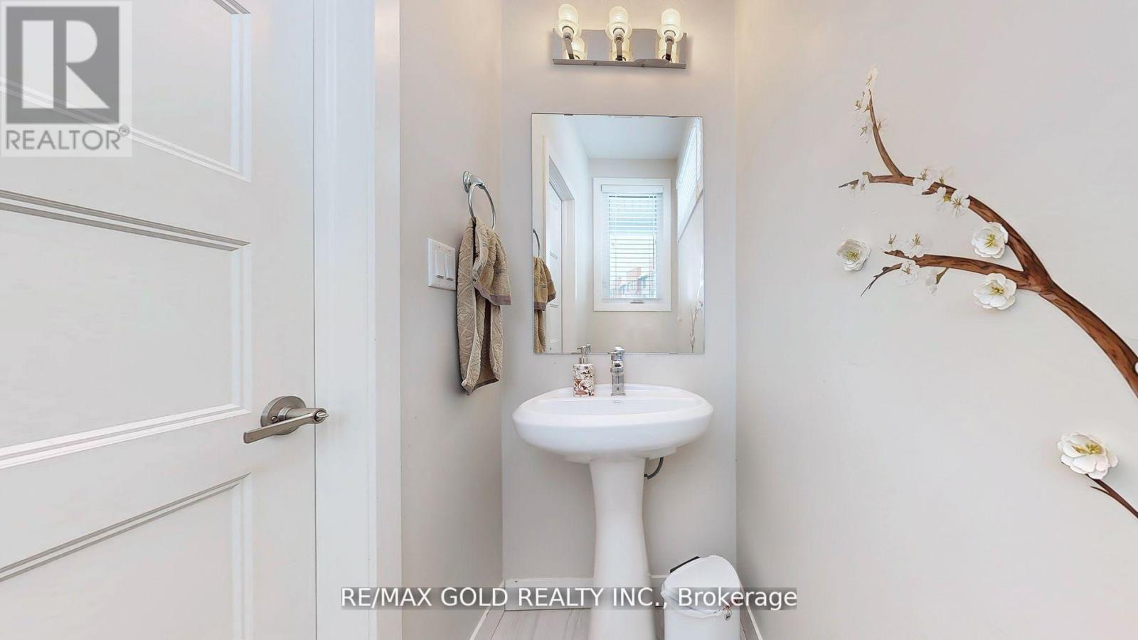 997 West Village Square, London North, Ontario  N6H 0J7 - Photo 15 - X12486797