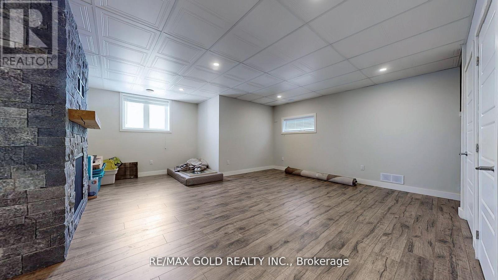 997 West Village Square, London North, Ontario  N6H 0J7 - Photo 36 - X12486797